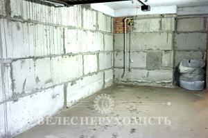 комерційна за адресою Боголюбова вул., 27