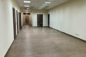 комерційна за адресою Новокостянтинівська вул., 13/10