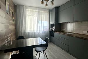 квартира за адресою Перлинна вул., 8