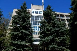 комерційна за адресою Наукова вул., 1