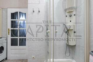 комерційна за адресою Лютеранська вул., 12