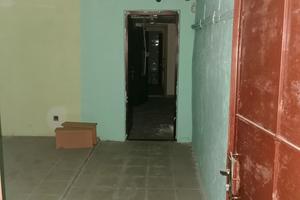 комерційна за адресою Київська пл., 7