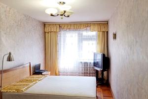 квартира за адресою Гімназійна набережна вул. (Червоношкільна набережна), 18