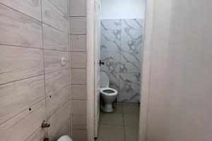 комерційна за адресою Небесної Сотні, 27