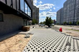 комерційна за адресою Ревуцького вул., 35а