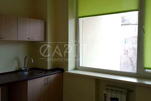 комерційна за адресою Тампере вул., 5