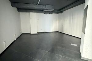 комерційна за адресою вул. Героїв УПА, 73