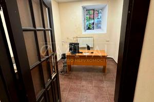комерційна за адресою Малопідвальна вул., 6