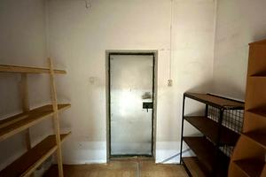 комерційна за адресою Сторожинецька вул., 2-А