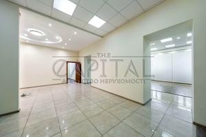 комерційна за адресою Володимирська вул., 4