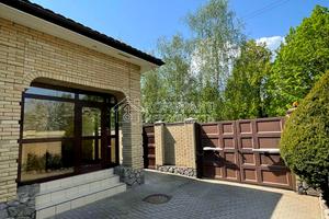 будинок за адресою Льва Ландау просп. (50-річчя СРСР), 132