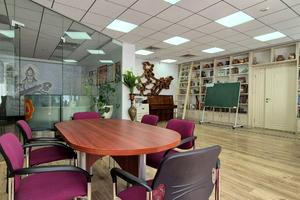 комерційна за адресою Лесі Українки бульв., 7-Б