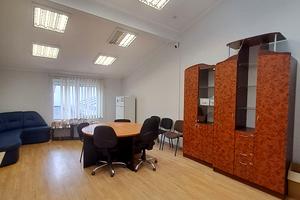 комерційна за адресою Івано-Франківськ, Кардинала Любомира Гузара вул., 32
