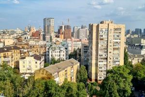 комерційна за адресою Жилянська вул., 68