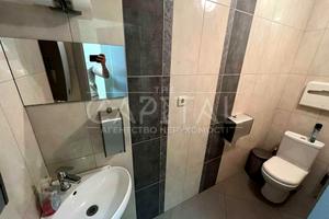 комерційна за адресою Антоновича вул. (Горького), 33В