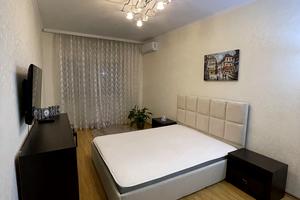 квартира за адресою Анни Ахматової вул., 22