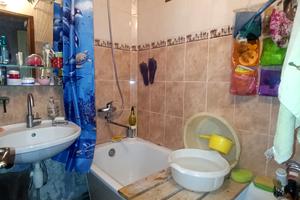 кімната за адресою Максимовича, 9А