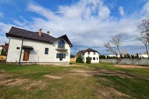 будинок за адресою Верхній Вал вул.