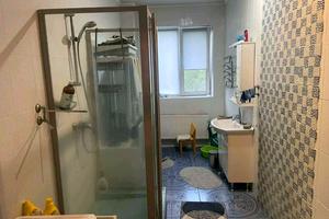 дом по адресу центральна