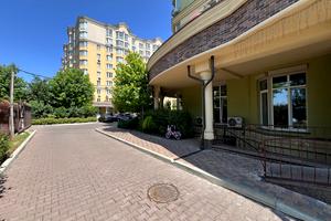 комерційна за адресою Зелена вул., 12