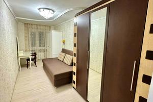 квартира по адресу Дмитрия Яворницкого просп. (Карла Маркса), 8