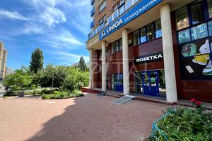 комерційна за адресою В'ячеслава Чорновола вул., 20
