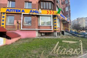 комерційна за адресою Драгоманова вул., 17