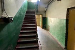 комерційна за адресою Віскозна вул., 4д