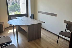 комерційна за адресою майдан Незалежності пл., 2