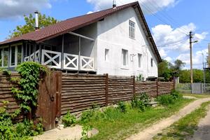 будинок за адресою Лугова