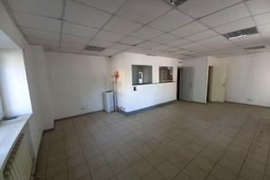 комерційна за адресою Старомостова пл. (Миколи Островського), 2