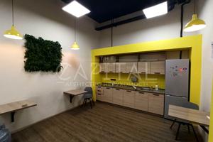 комерційна за адресою Борщагівська вул., 154