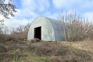 комерційна за адресою с. Липовець, Миру, 48