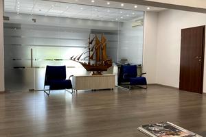 комерційна за адресою Незалежності вул., 18Б
