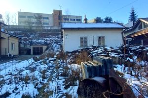 ділянка за адресою Міжгірна вул.