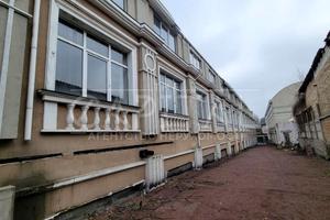 комерційна за адресою Золотоустівська вул., 23