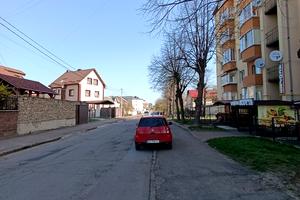 комерційна за адресою вул. Ясна, 7б