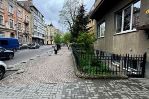 комерційна за адресою Михайла Мулика вул. (Гаркуші), 11а