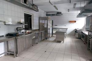 комерційна за адресою Виставкова, 1