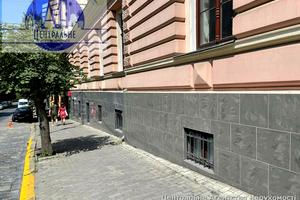 комерційна за адресою Театральна пл., 1