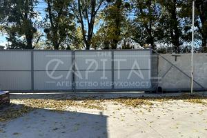 комерційна за адресою Соборна вул., 305