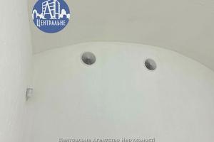 комерційна за адресою Театральна пл., 1