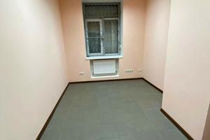 комерційна за адресою Криворізька вул., 12