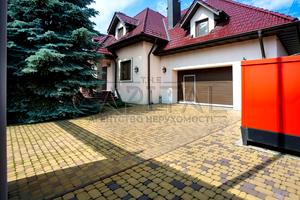 будинок за адресою Центральна вул.