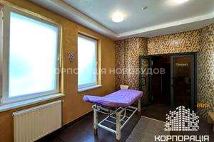 коммерческая по адресу Льва Толстого, 27