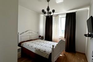 квартира за адресою Крайна вул., 1В