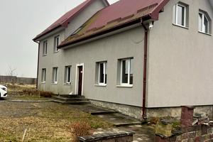 комерційна за адресою Центральна, 81