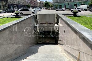 комерційна за адресою Басейна вул., 2