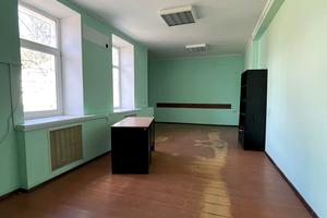 комерційна за адресою Степана Чобану вул. (Добровольського), 1