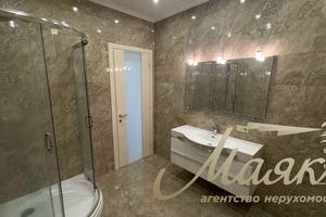 комерційна за адресою Кловський узвіз, 7